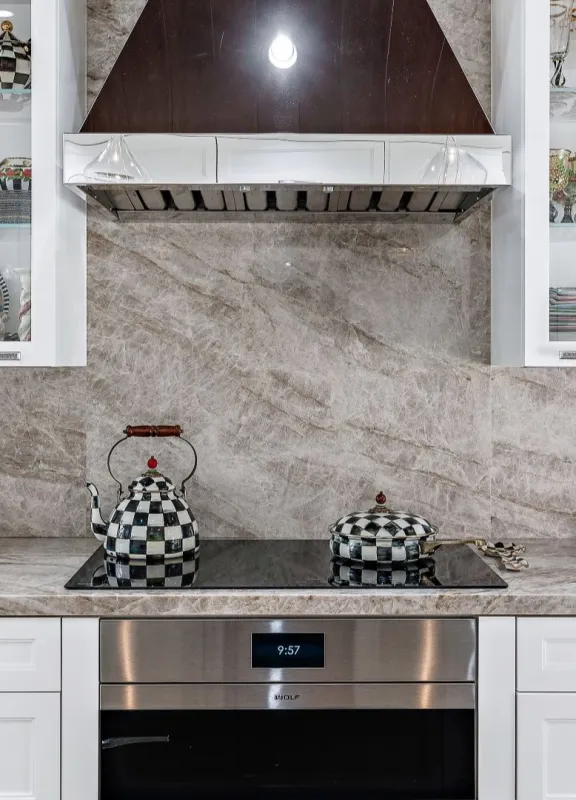 Transitional Style Kitchen Cabinet maker Schrapper's Fine Cabinetry